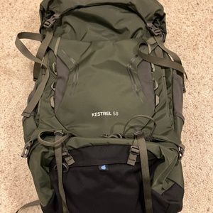 NWOT Osprey Kestrel 58 Pack - Men's